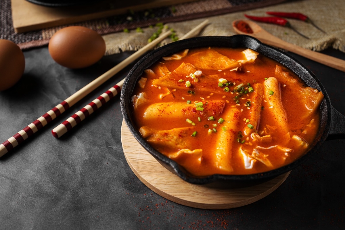 Tteokbokki Tarifi (Kore Usulü Acılı Pirinç Keki)